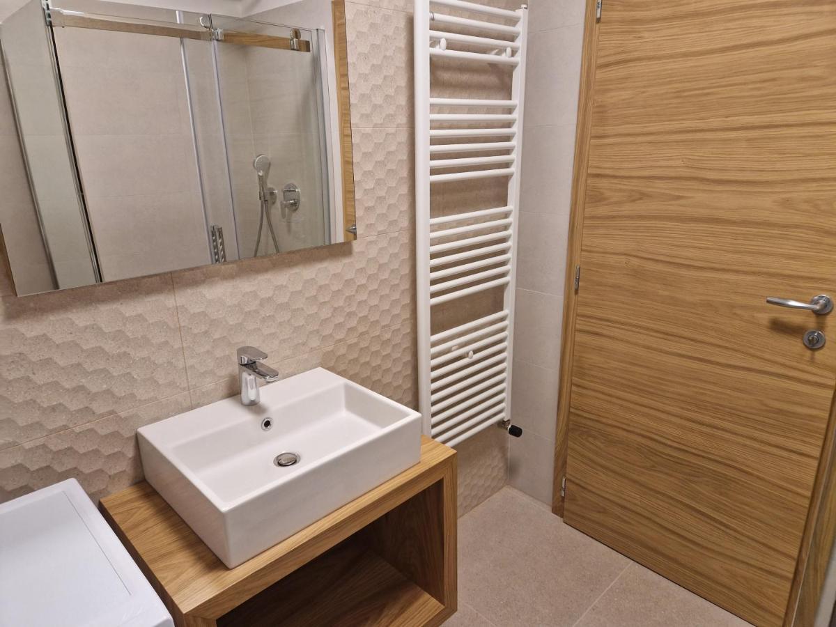Apartments Cerovic Малинска Экстерьер фото
