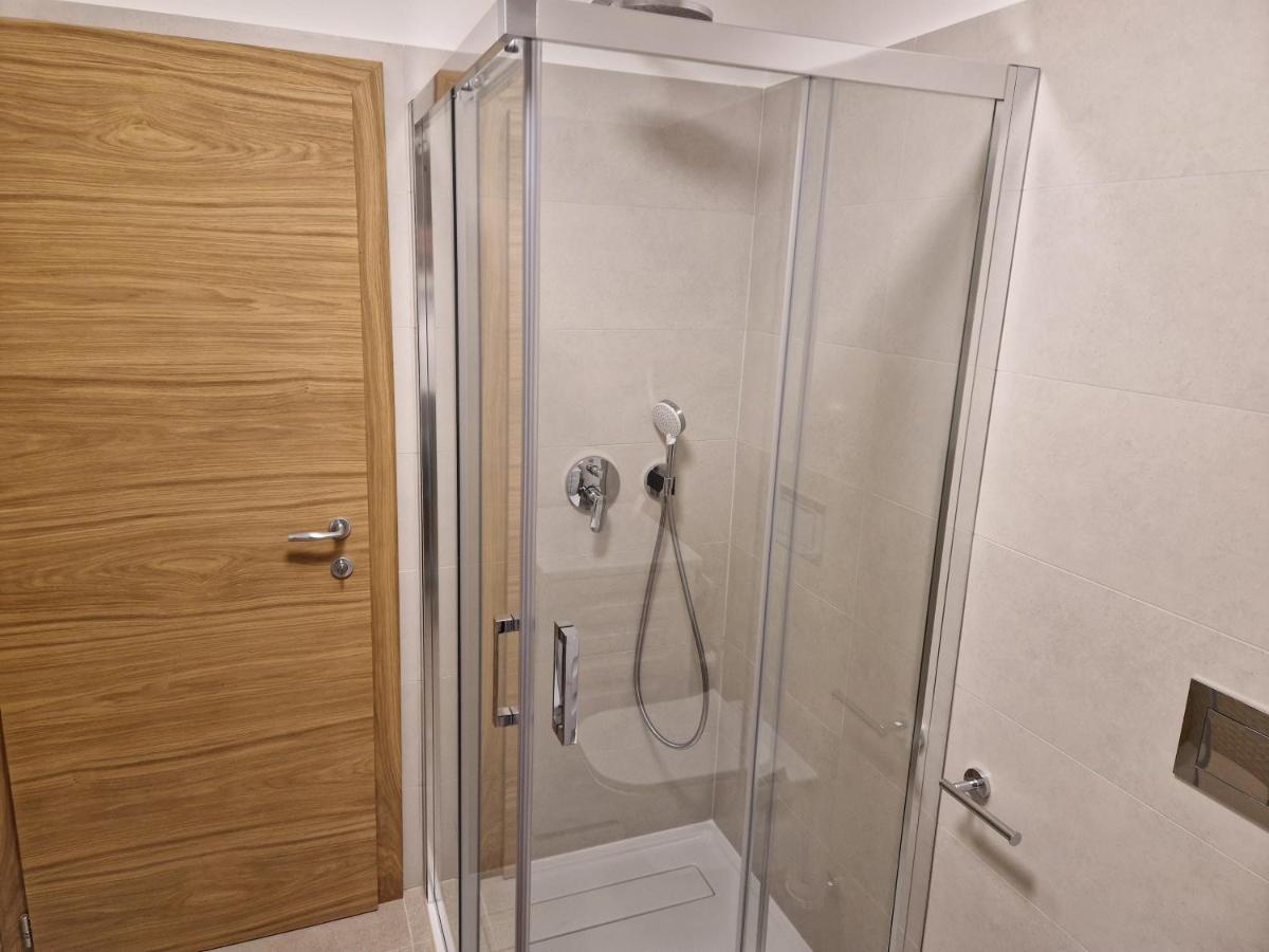 Apartments Cerovic Малинска Экстерьер фото