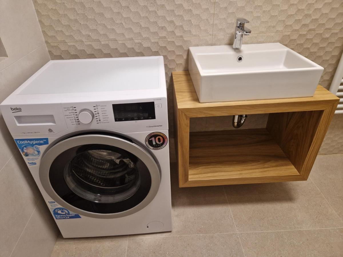 Apartments Cerovic Малинска Экстерьер фото