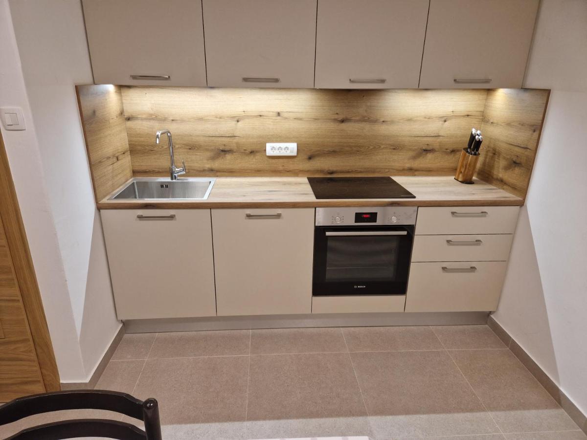 Apartments Cerovic Малинска Экстерьер фото