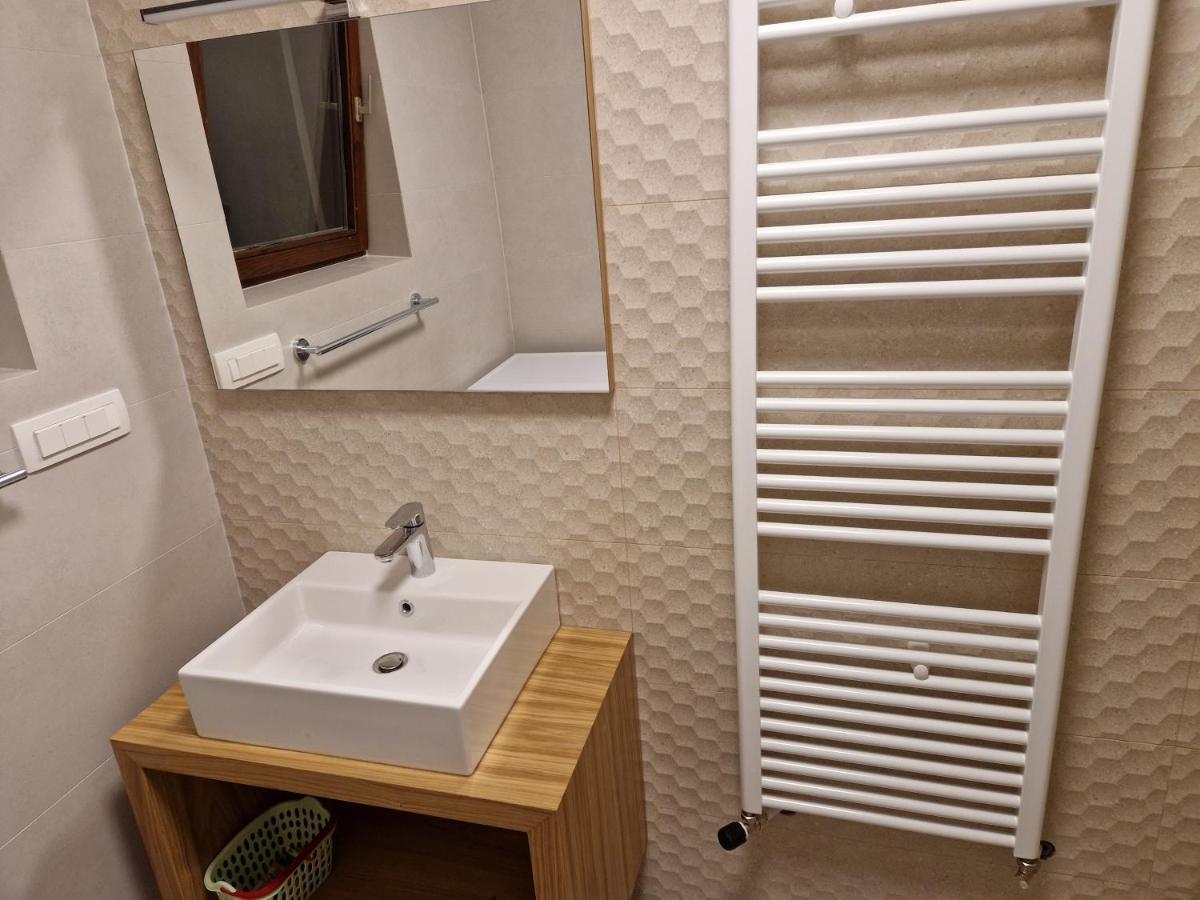 Apartments Cerovic Малинска Экстерьер фото