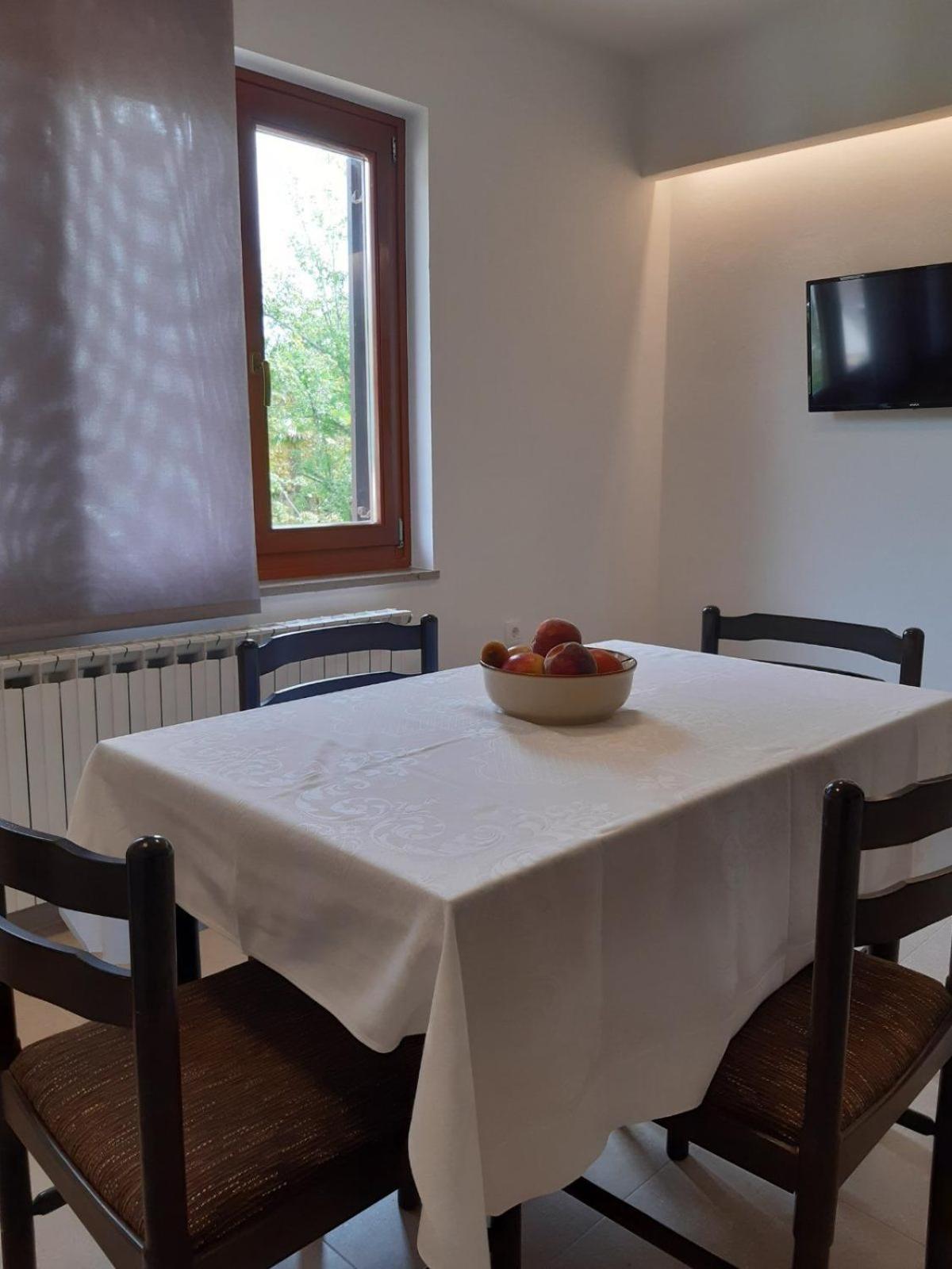 Apartments Cerovic Малинска Экстерьер фото