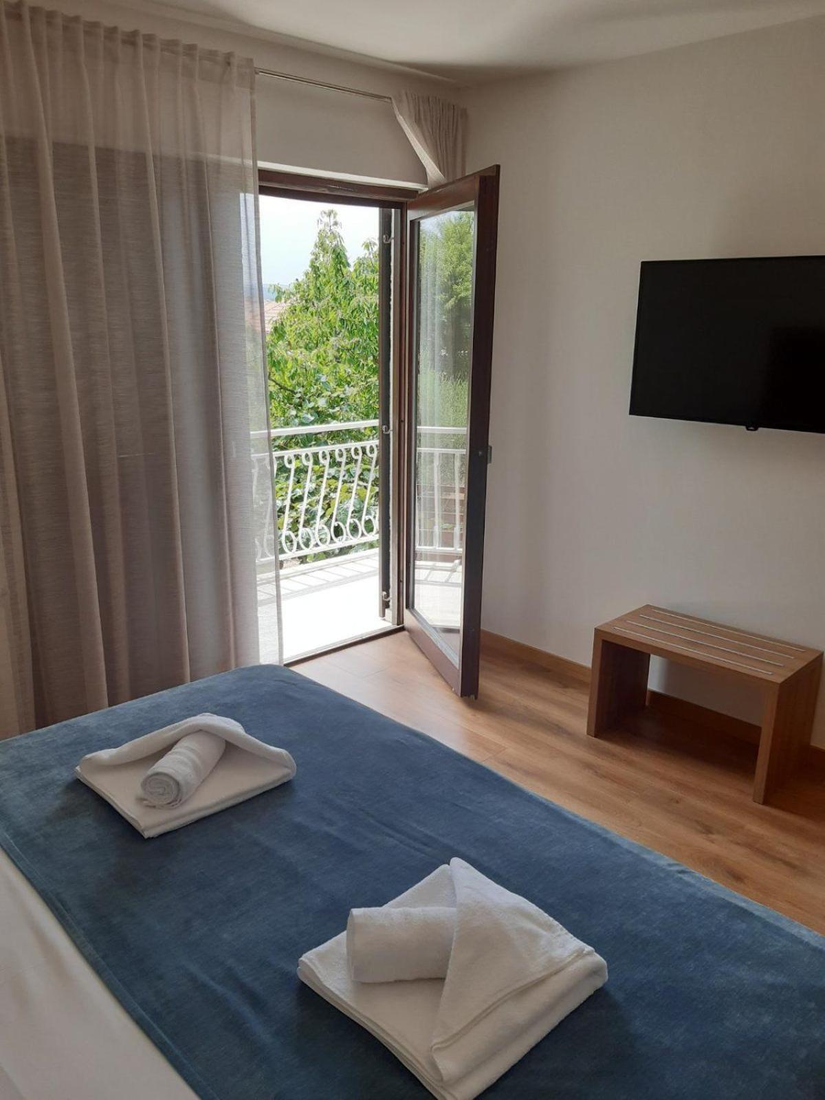 Apartments Cerovic Малинска Экстерьер фото