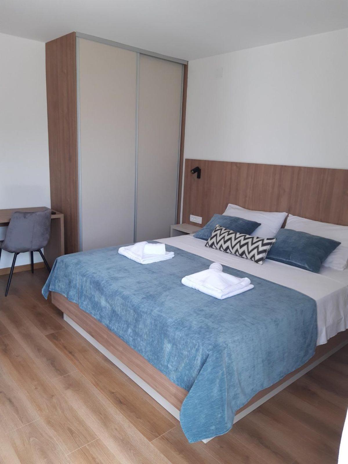 Apartments Cerovic Малинска Экстерьер фото