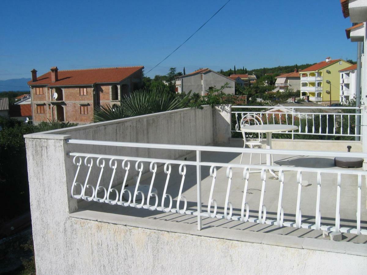 Apartments Cerovic Малинска Экстерьер фото